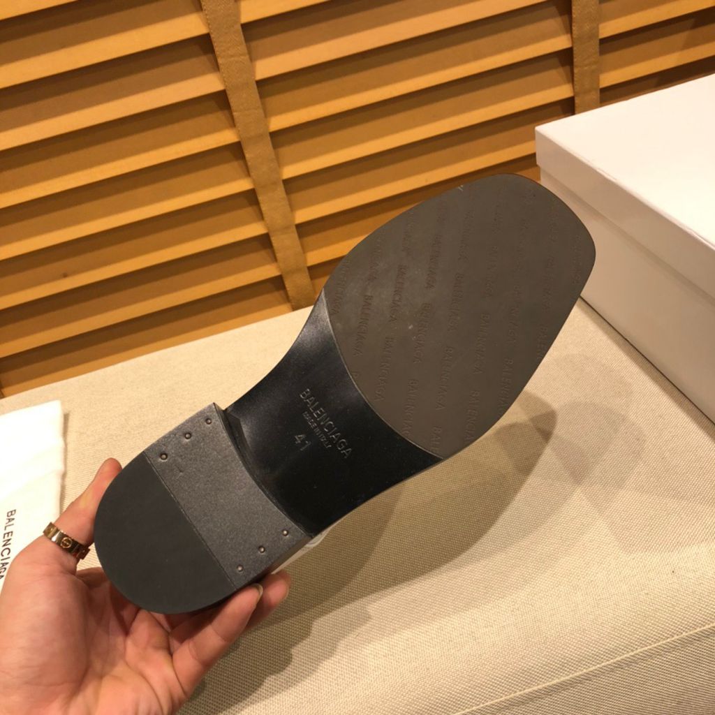 BLG leather shoes